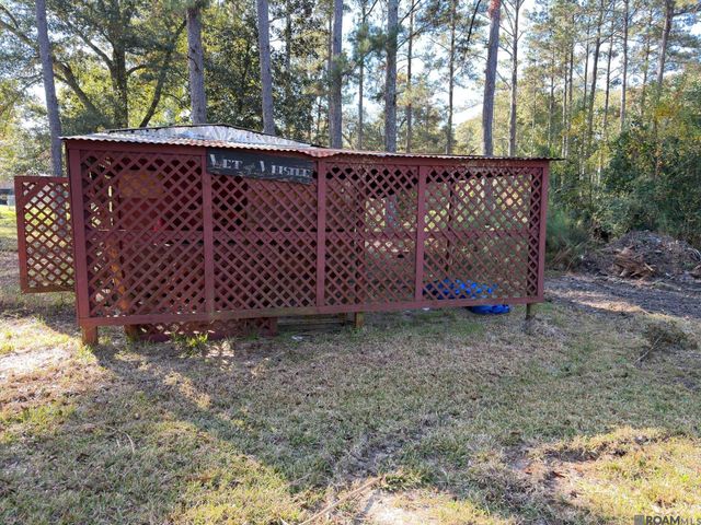 28405 Mcarthur Dr, Livingston, LA 70754