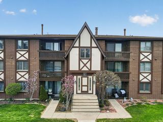 10571 Palos Place B, Palos Hills, IL 60465