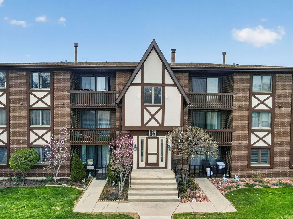 10571 Palos Place B, Palos Hills, IL 60465