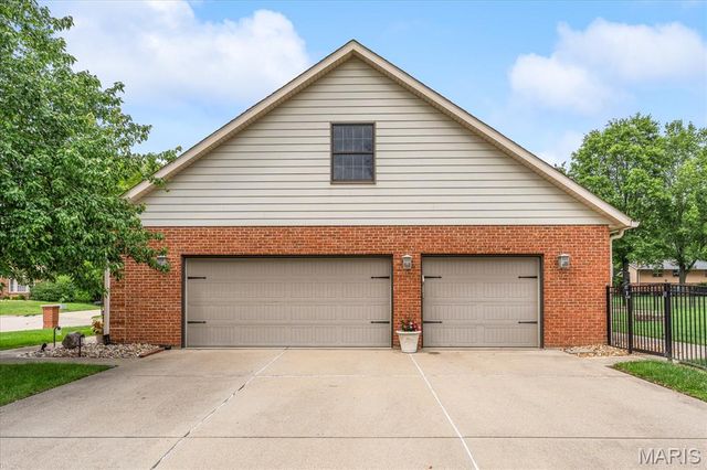 4 Red Cedar Court, Belleville, IL 62220