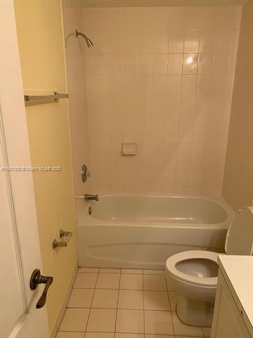 1300 NE 109th St 202, Miami, FL 33161