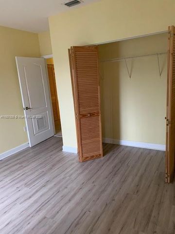 1300 NE 109th St 202, Miami, FL 33161