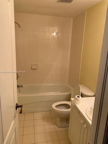 1300 NE 109th St 202, Miami, FL 33161