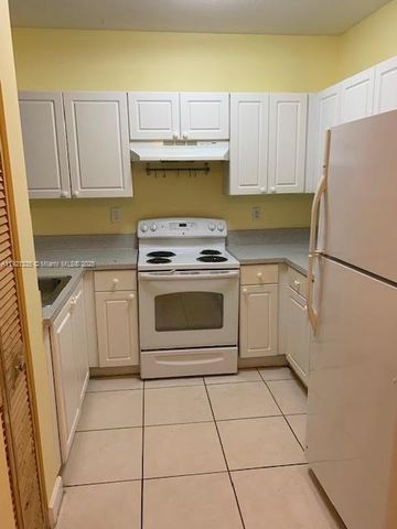 1300 NE 109th St 202, Miami, FL 33161