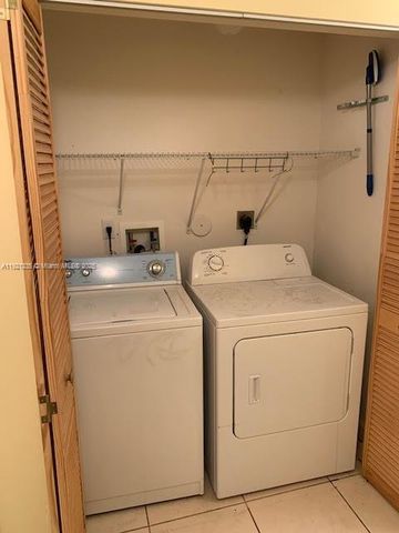 1300 NE 109th St 202, Miami, FL 33161