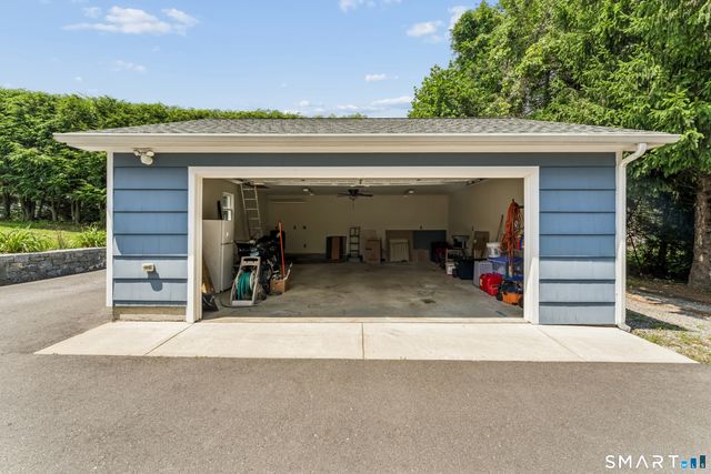 34 Lake Avenue, Trumbull, CT 06611