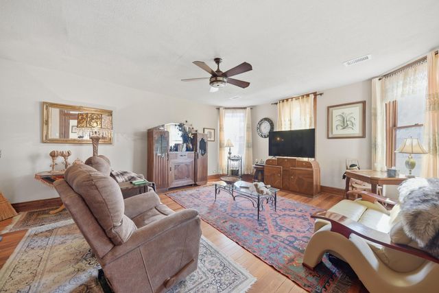 1 Bednar Lane, La Grange, TX 78945