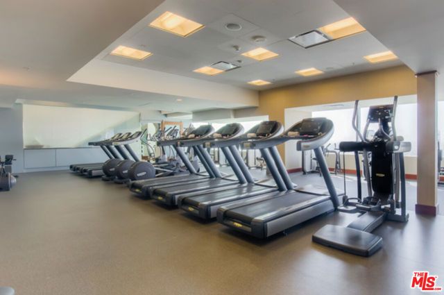 900 W Olympic Boulevard 39E, Los Angeles, CA 90015