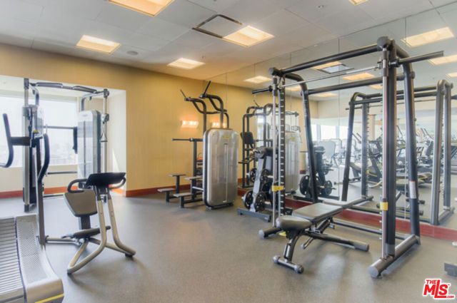 900 W Olympic Boulevard 39E, Los Angeles, CA 90015