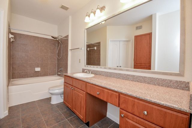 1711 Old Spanish Trail 117, Houston, TX 77054