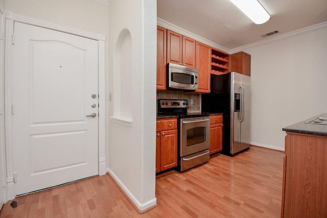 1711 Old Spanish Trail 117, Houston, TX 77054