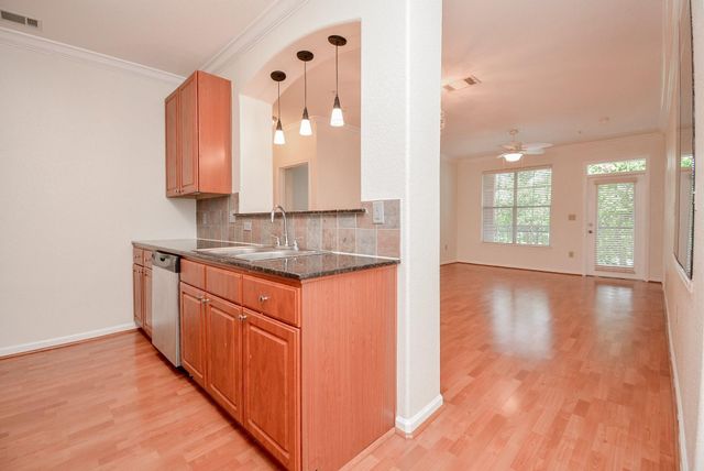 1711 Old Spanish Trail 117, Houston, TX 77054