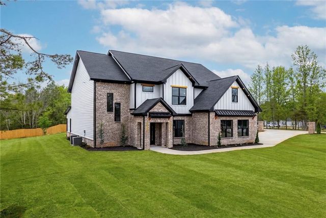 47 Mangum Lane, Pendergrass, GA 30567