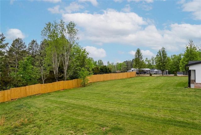 47 Mangum Lane, Pendergrass, GA 30567