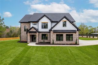 47 Mangum Lane, Pendergrass, GA 30567