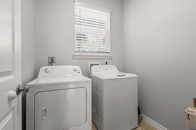 808 E 6th Street, Bonham, TX 75418