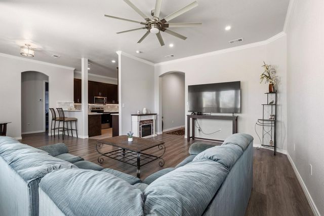 808 E 6th Street, Bonham, TX 75418