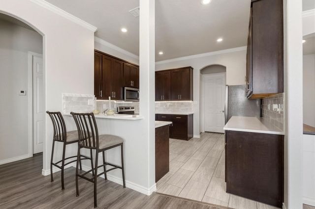 808 E 6th Street, Bonham, TX 75418