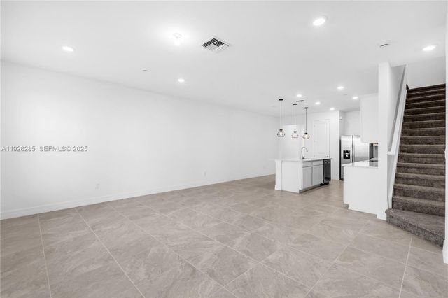 8356 NW 7th Pl, Plantation, FL 33324