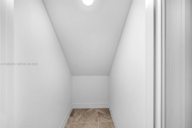 8356 NW 7th Pl, Plantation, FL 33324