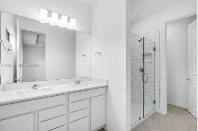 8356 NW 7th Pl, Plantation, FL 33324