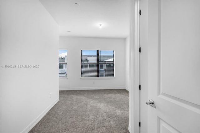 8356 NW 7th Pl, Plantation, FL 33324