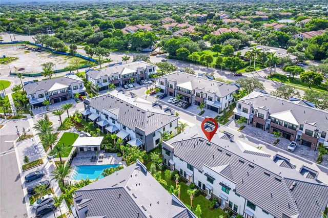 8356 NW 7th Pl, Plantation, FL 33324