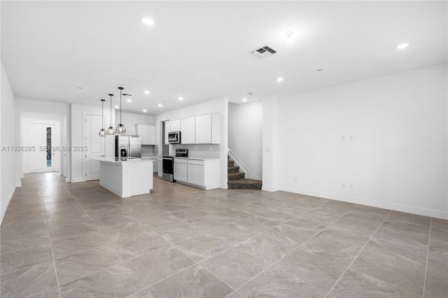 8356 NW 7th Pl, Plantation, FL 33324