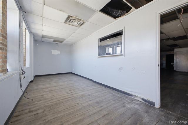 6901 Wyoming Avenue, Dearborn, MI 48126