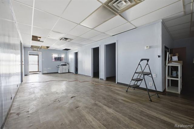 6901 Wyoming Avenue, Dearborn, MI 48126