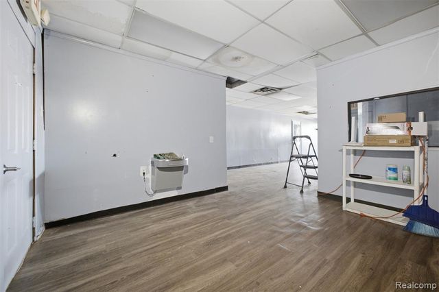 6901 Wyoming Avenue, Dearborn, MI 48126
