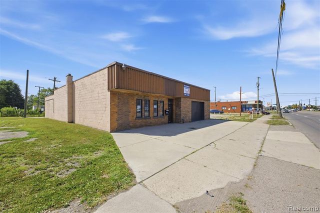 6901 Wyoming Avenue, Dearborn, MI 48126