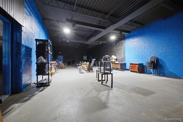 6901 Wyoming Avenue, Dearborn, MI 48126