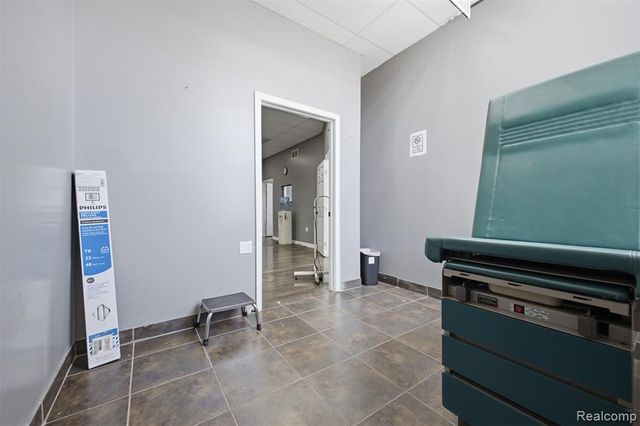 6901 Wyoming Avenue, Dearborn, MI 48126