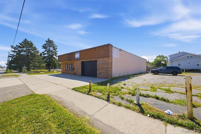 6901 Wyoming Avenue, Dearborn, MI 48126