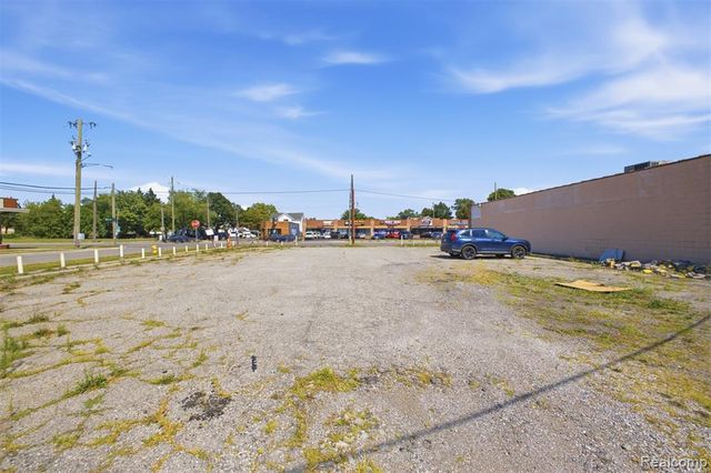 6901 Wyoming Avenue, Dearborn, MI 48126