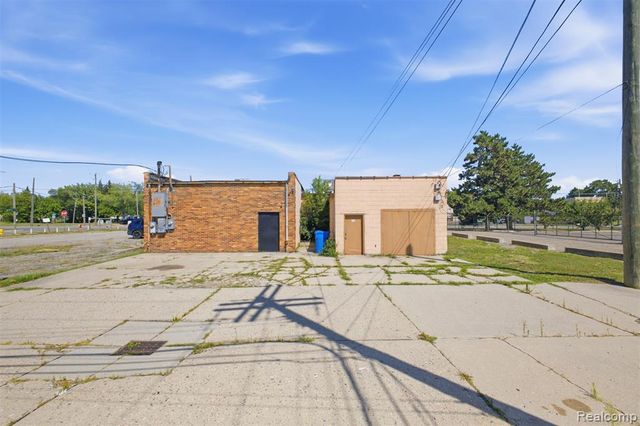 6901 Wyoming Avenue, Dearborn, MI 48126