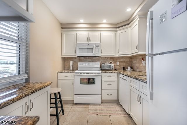 1700 Pine Valley DR 207, Fort Myers, FL 33907