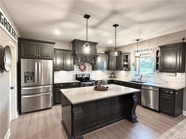 1406 NE 107th Terrace, Kansas City, MO 64155