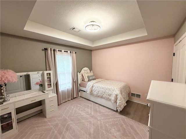 1406 NE 107th Terrace, Kansas City, MO 64155