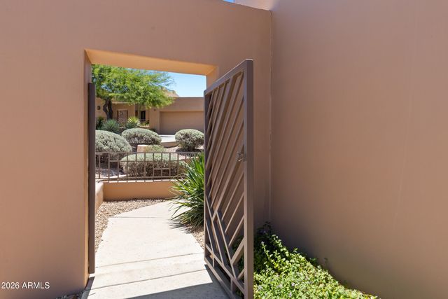 17025 E LA MONTANA Drive 105, Fountain Hills, AZ 85268