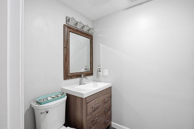 848 Plain St 32, Marshfield, MA 02050