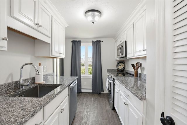 848 Plain St 32, Marshfield, MA 02050