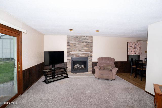 4313 E Rolling Meadows Boulevard, Defiance, OH 43512