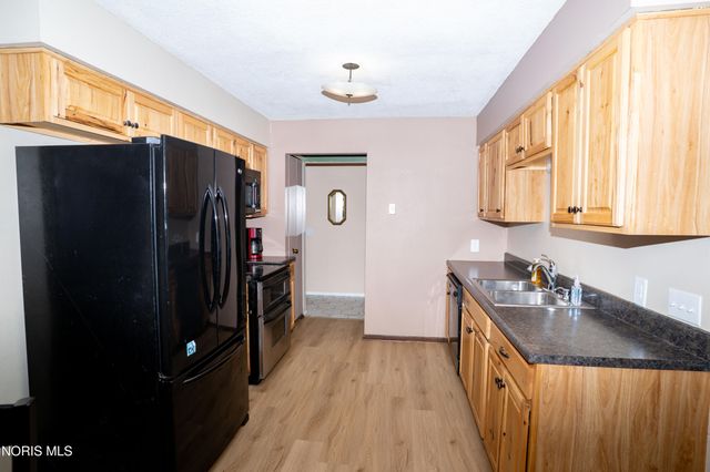 4313 E Rolling Meadows Boulevard, Defiance, OH 43512