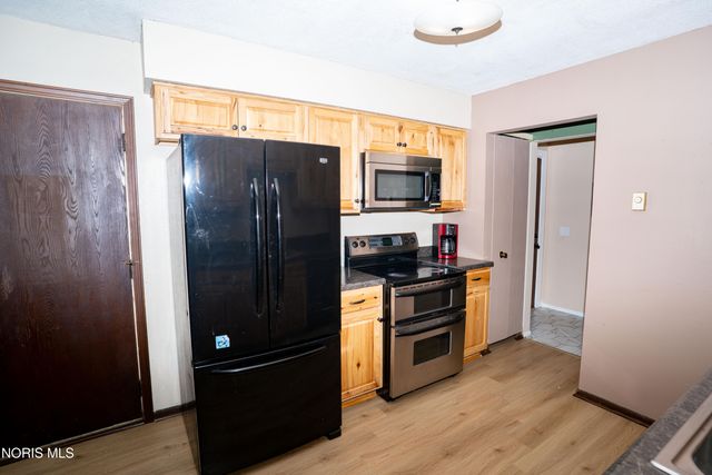 4313 E Rolling Meadows Boulevard, Defiance, OH 43512