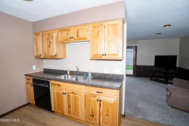 4313 E Rolling Meadows Boulevard, Defiance, OH 43512