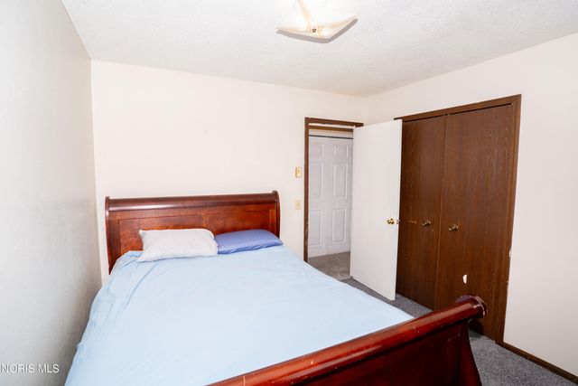 4313 E Rolling Meadows Boulevard, Defiance, OH 43512