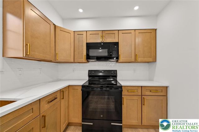 449 Elmhurst Avenue, Bethlehem City, PA 18017