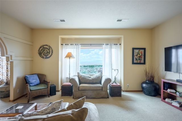 131 Quintana Road, Questa, NM 87556